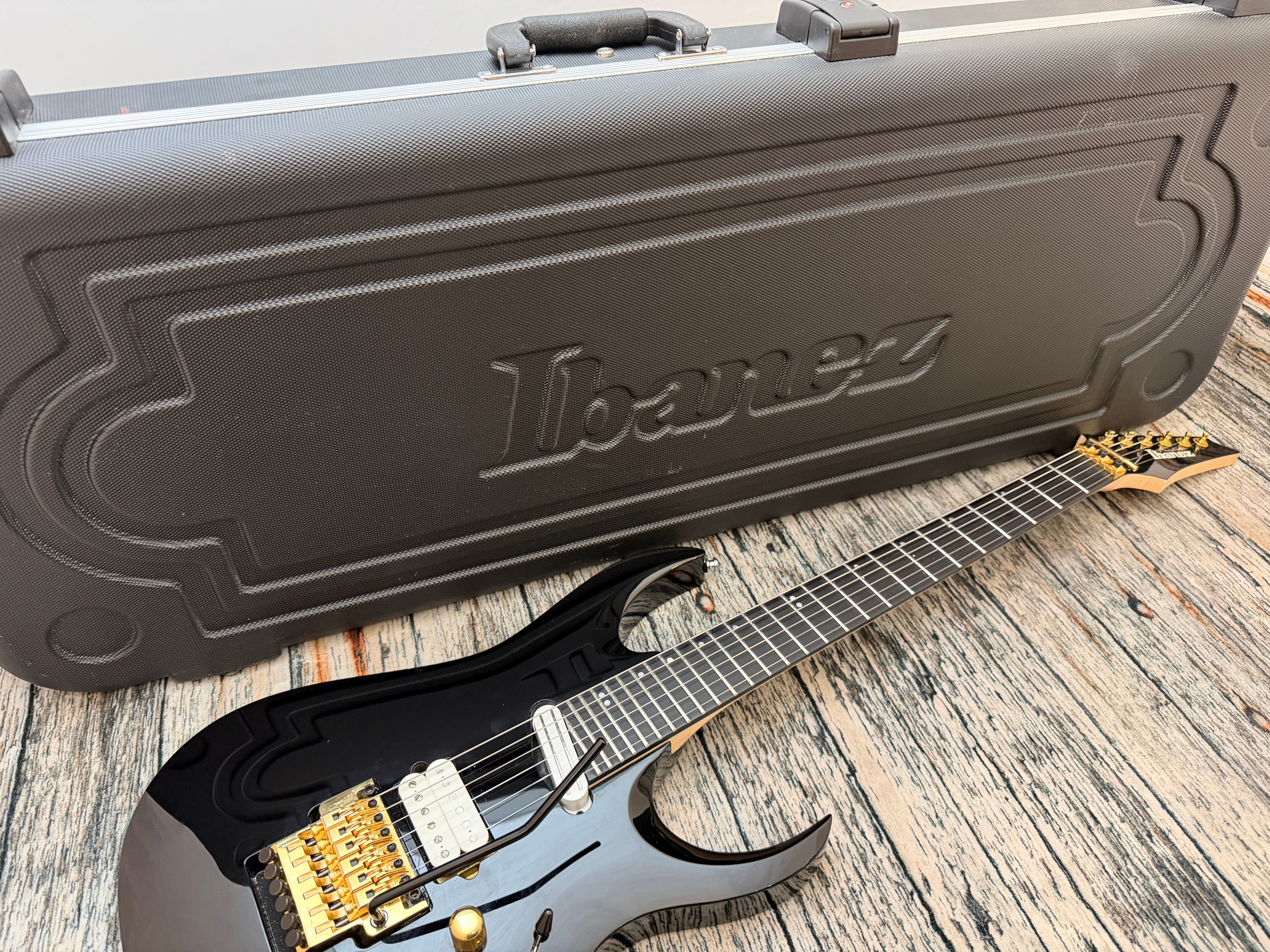 Ibanez Prestige RGA622XH Japanese with hard case - Axe design Lab