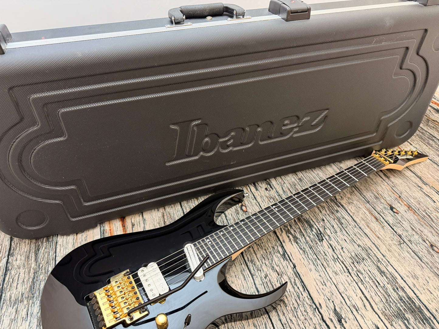 Ibanez Prestige RGA622XH Japanese with hard case - Axe design Lab