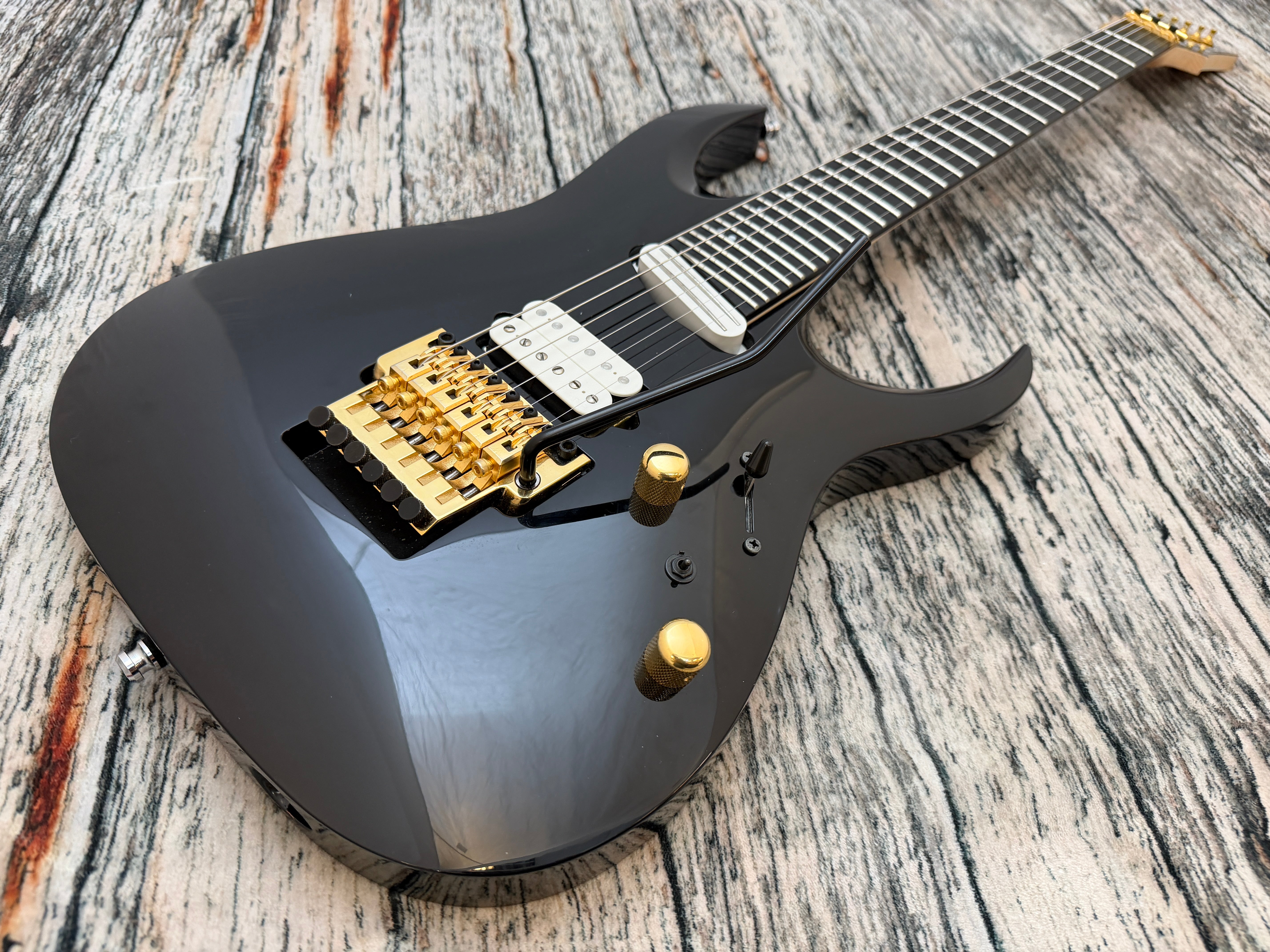 Ibanez Prestige RGA622XH Japanese with hard case - Axe design Lab