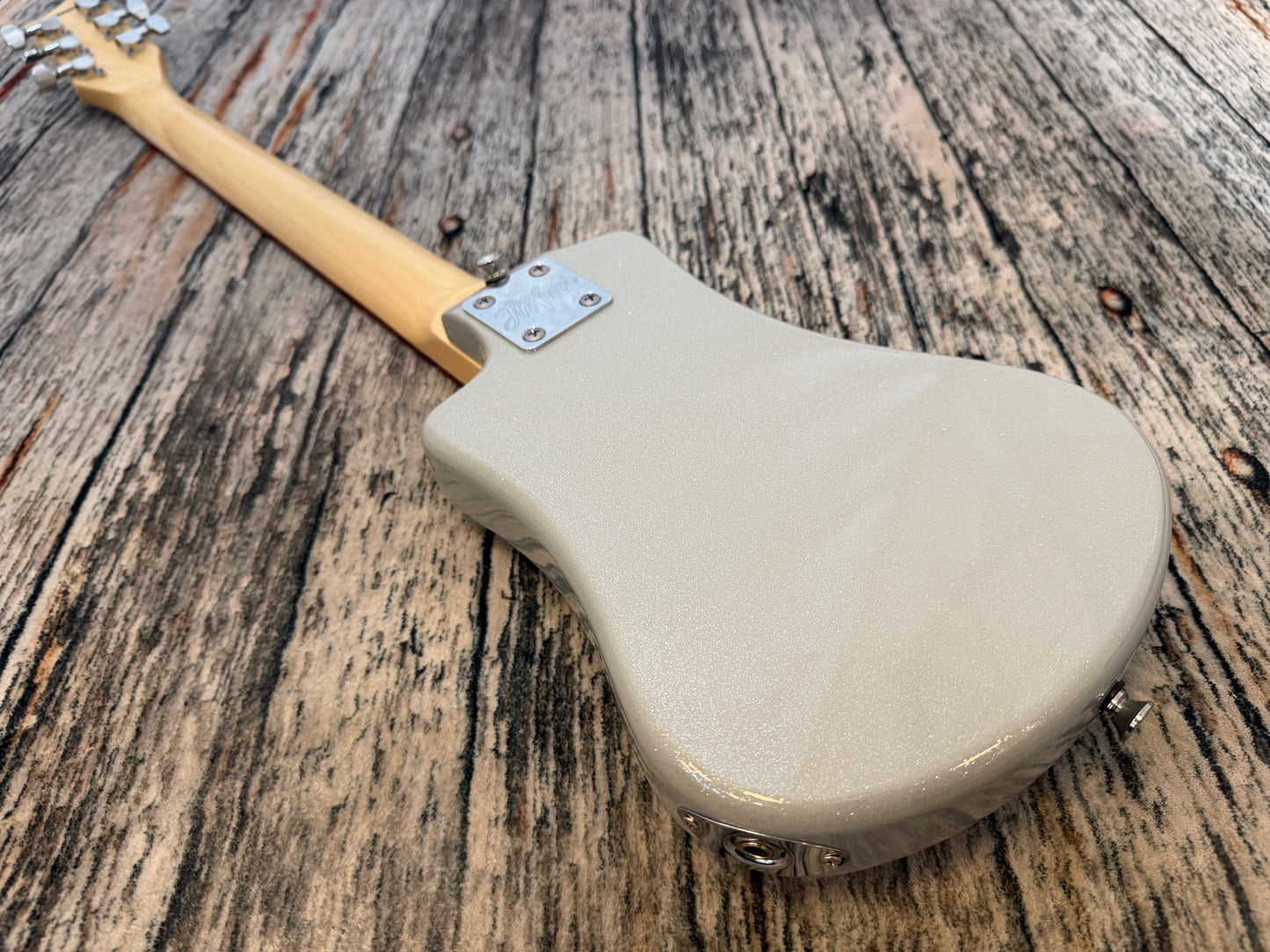 Hofner Shorty 6 sting electric guitar & bag