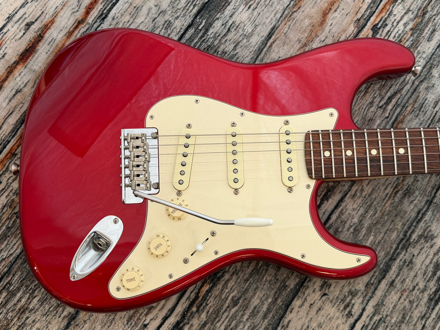 Fender USA 2017 Standard Stratocaster Candy Apple Red, Case & paperwork