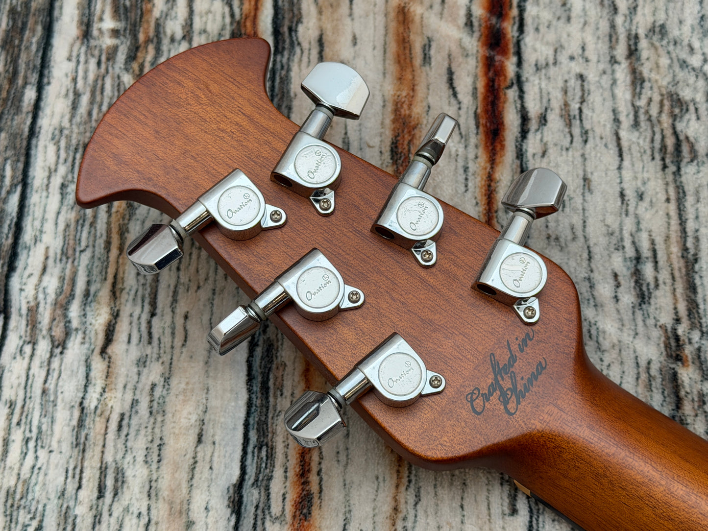 Ovation Celebrity Elite Plus CE44P-8TQ