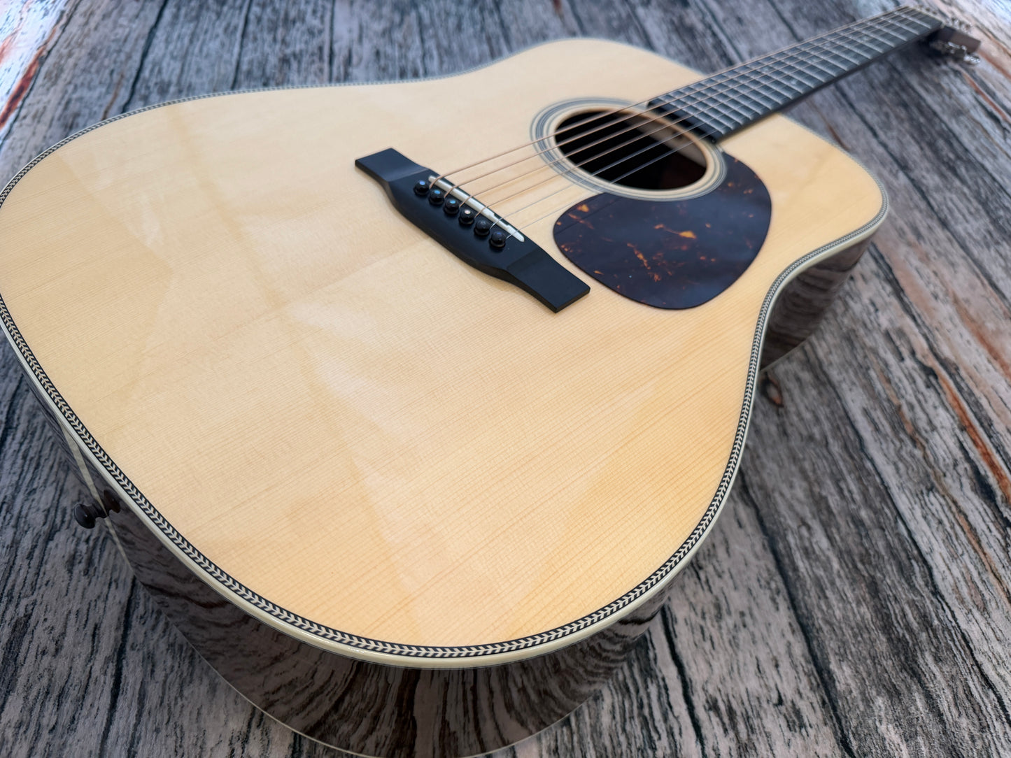 Eastman E8D All solid Dreadnought - 100% mint!
