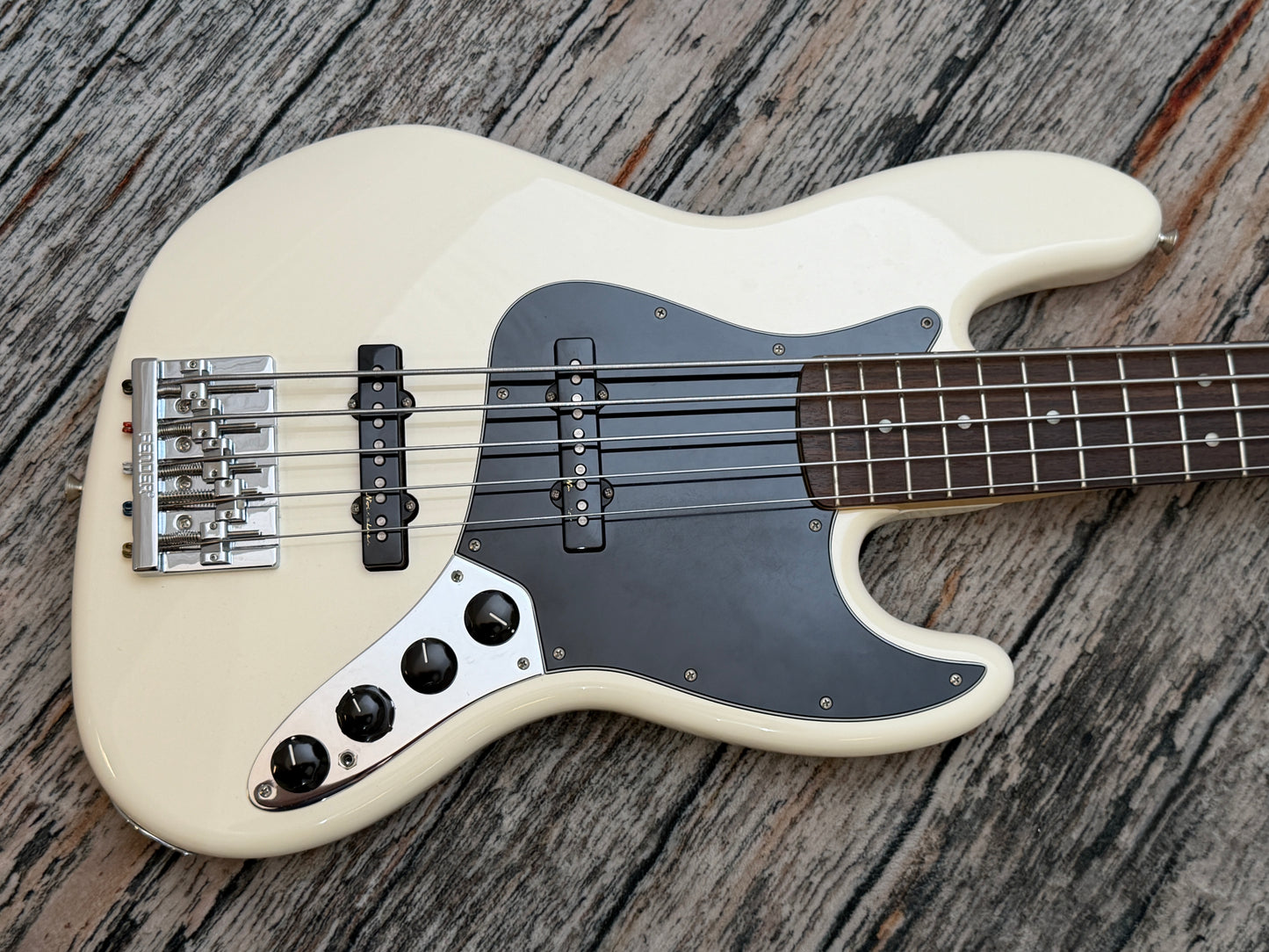 Fender Deluxe Active V Jazz Bass