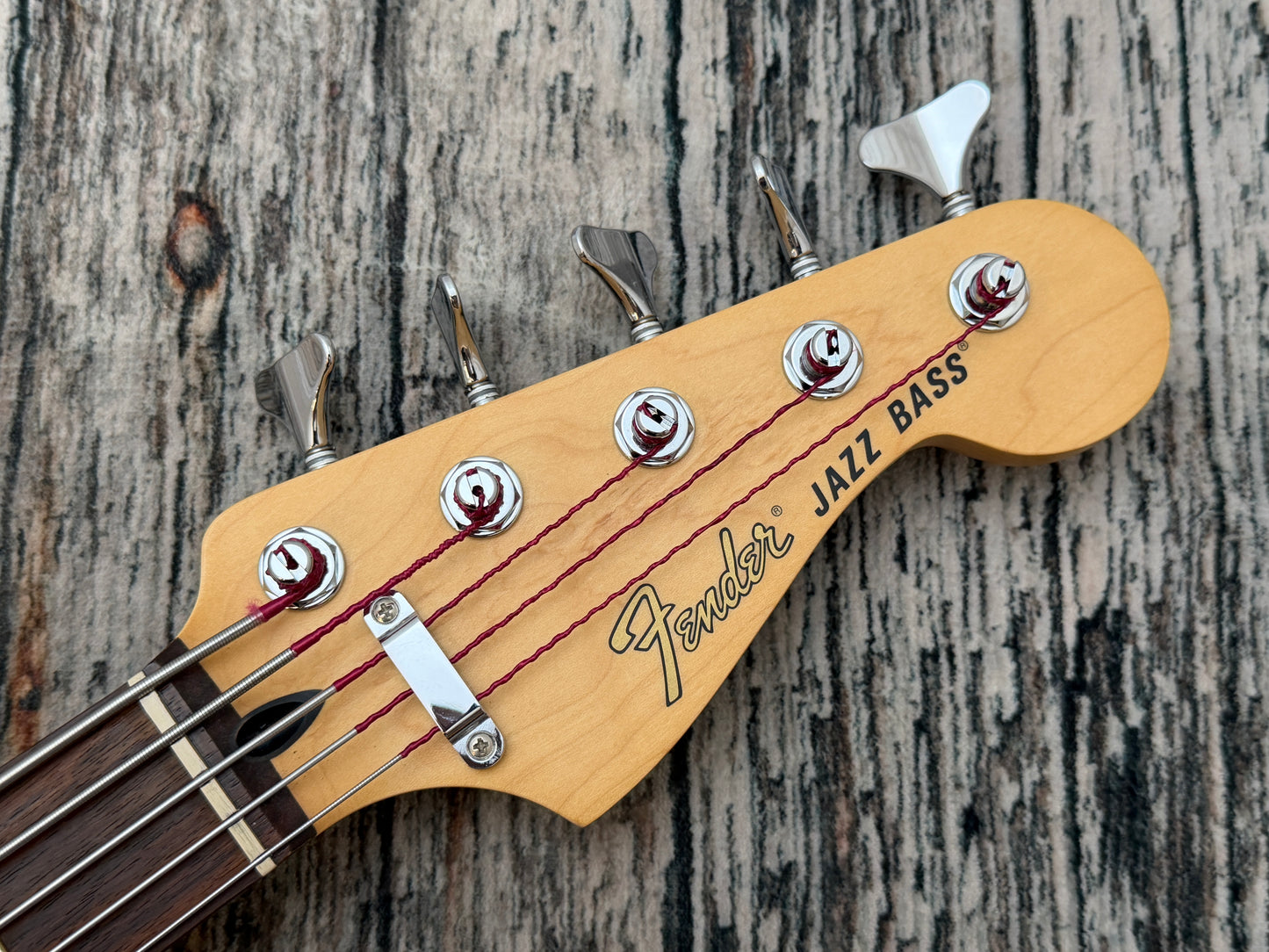 Fender Deluxe Active V Jazz Bass