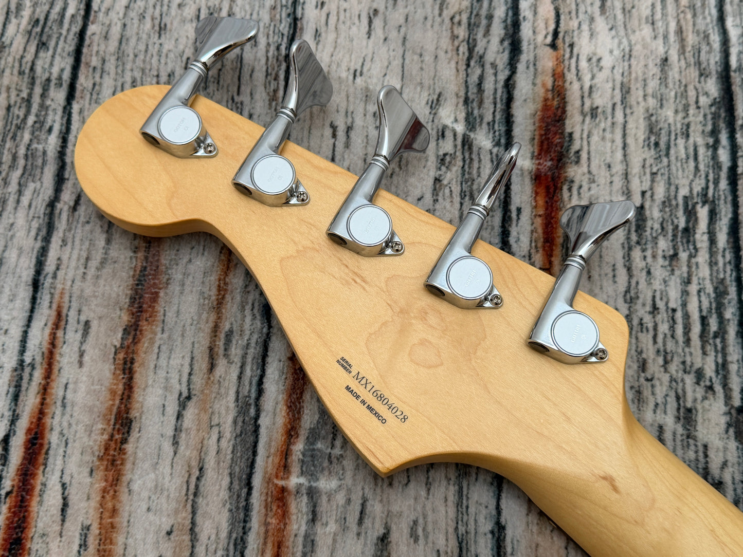 Fender Deluxe Active V Jazz Bass