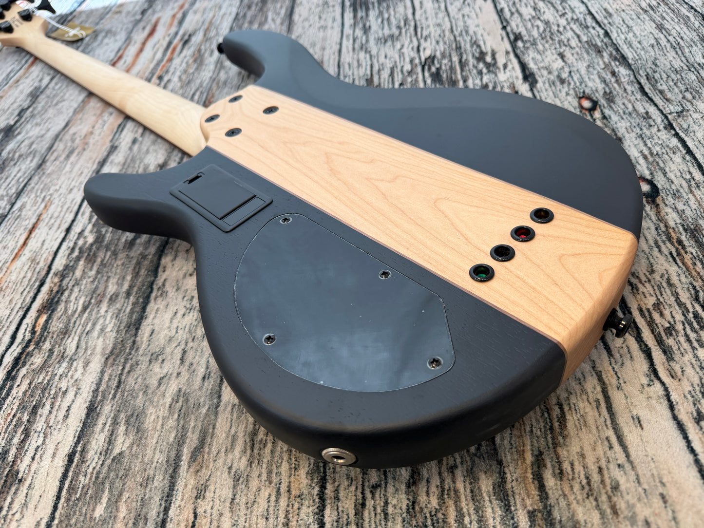 Cort C4 Plus OVMH Active Bass