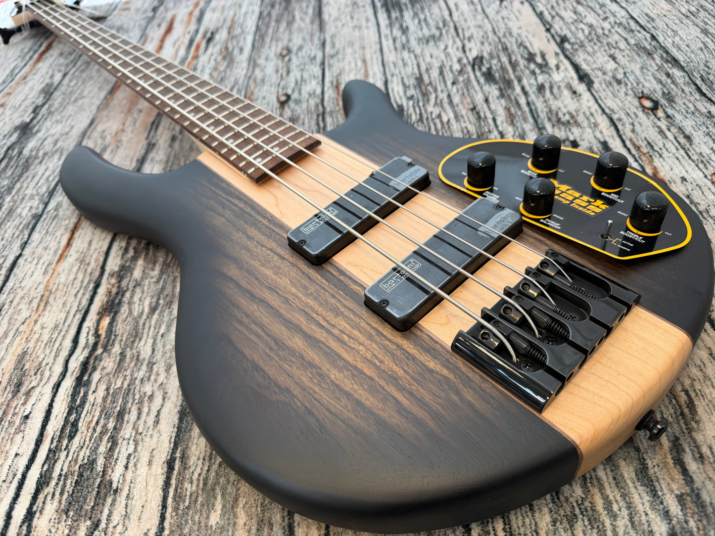 Cort C4 Plus OVMH Active Bass