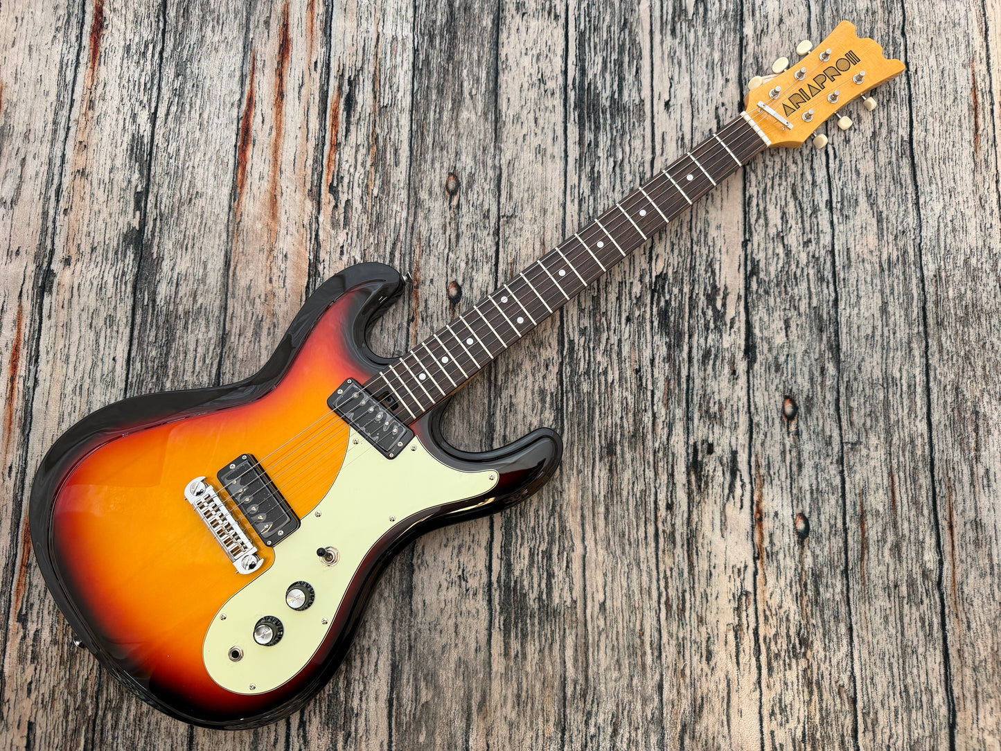 Aria DM-206 Sunburst