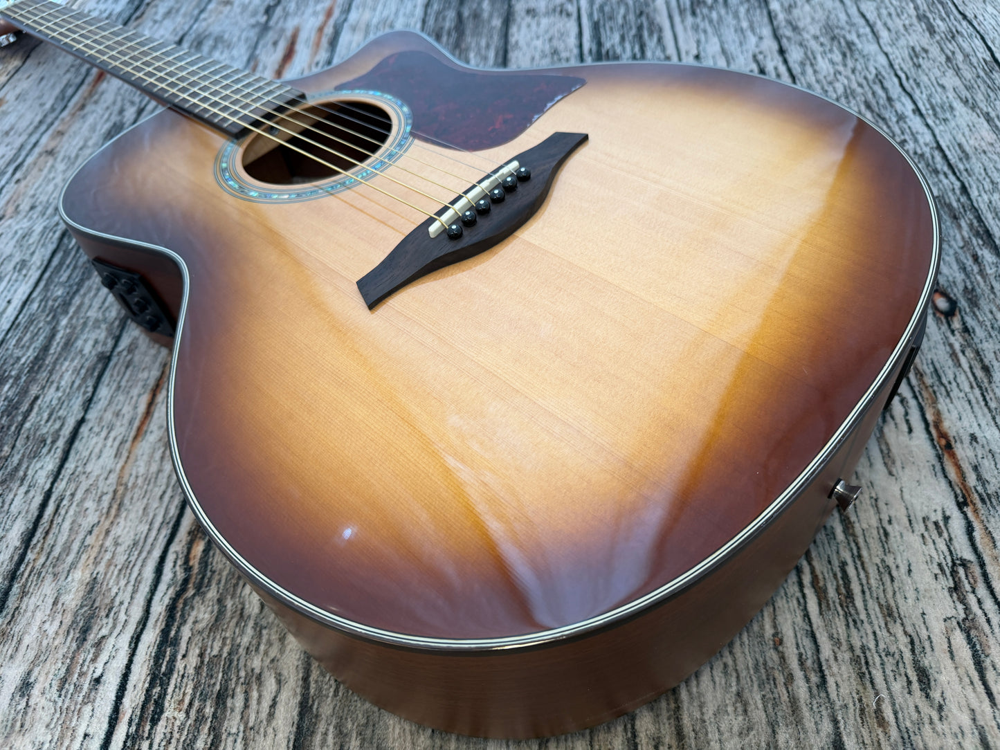 Vintage VGA990 Sunburst Electro Acoustic