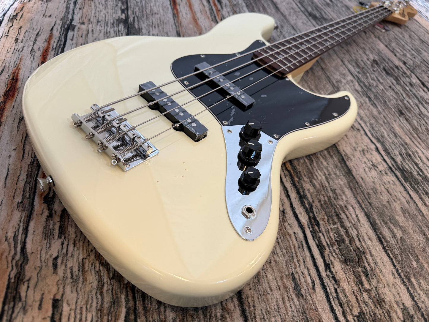 Vintage Coaster Bass V49 Jazz-bass - Vintage White