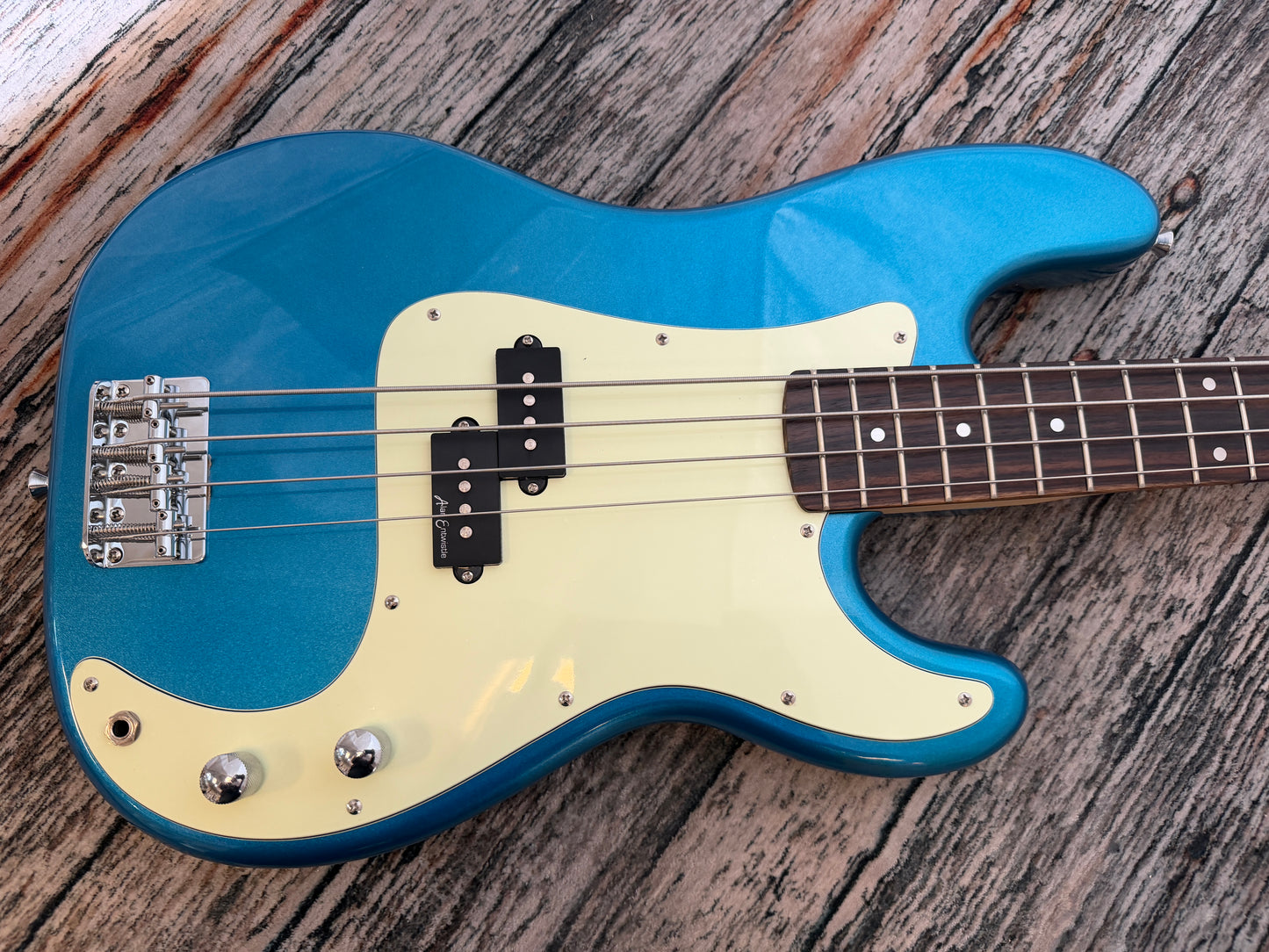Vintage Coaster V40 Bass P-Bass Candy Apple Blue