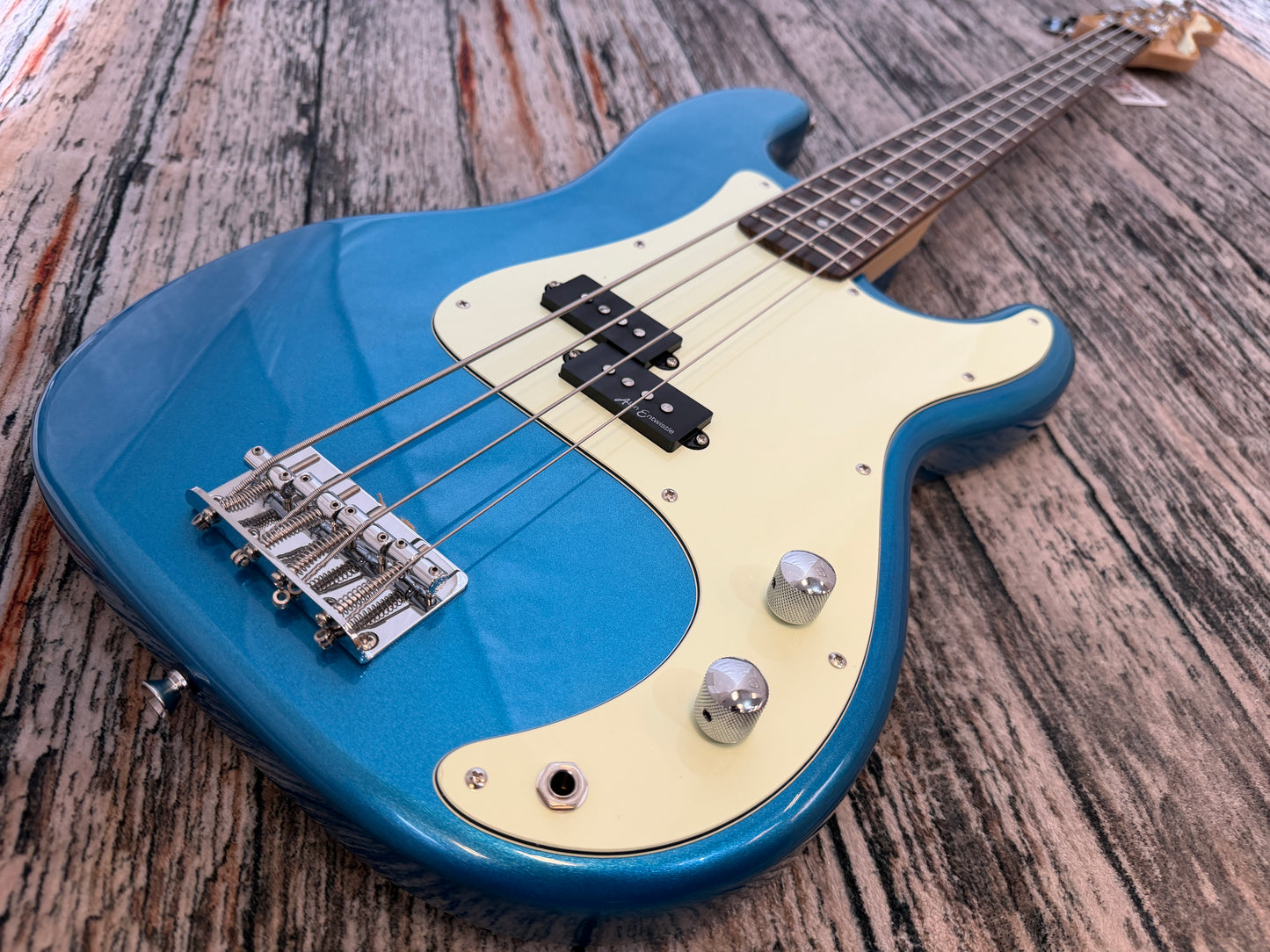 Vintage Coaster V40 Bass P-Bass Candy Apple Blue