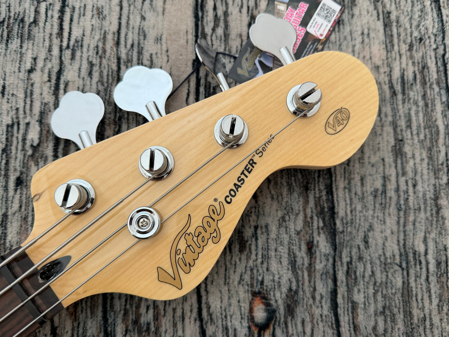 Vintage Coaster V40 Bass P-Bass - Vintage White