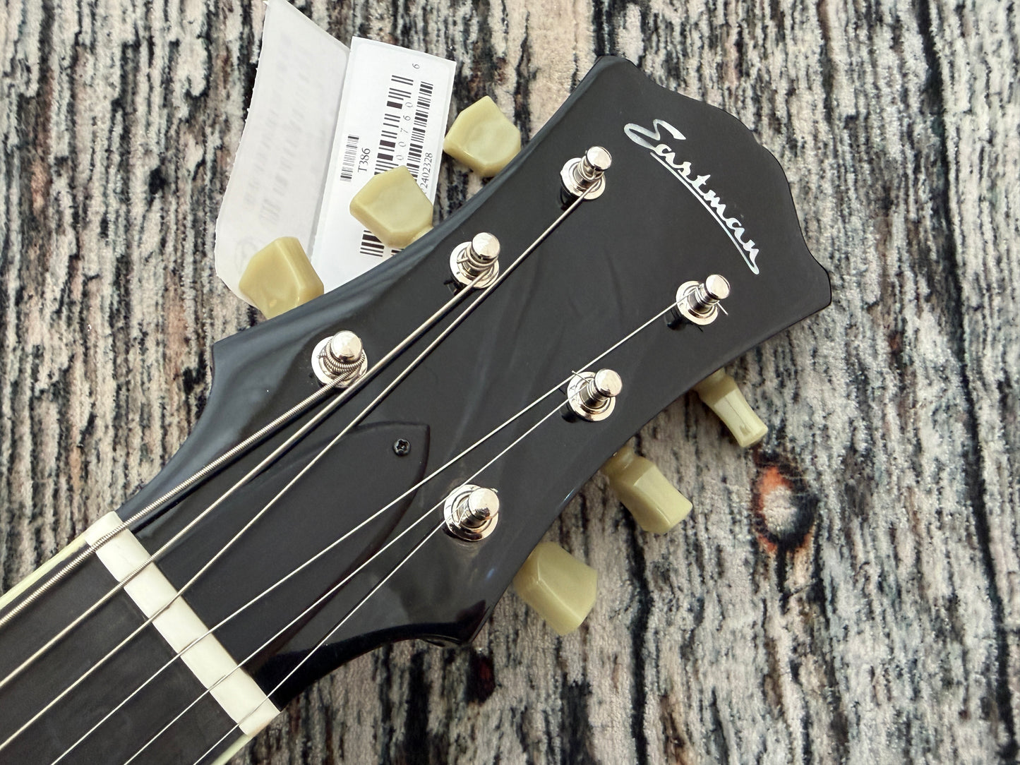 Eastman T386 Classic with Hard Case - "B" Stock