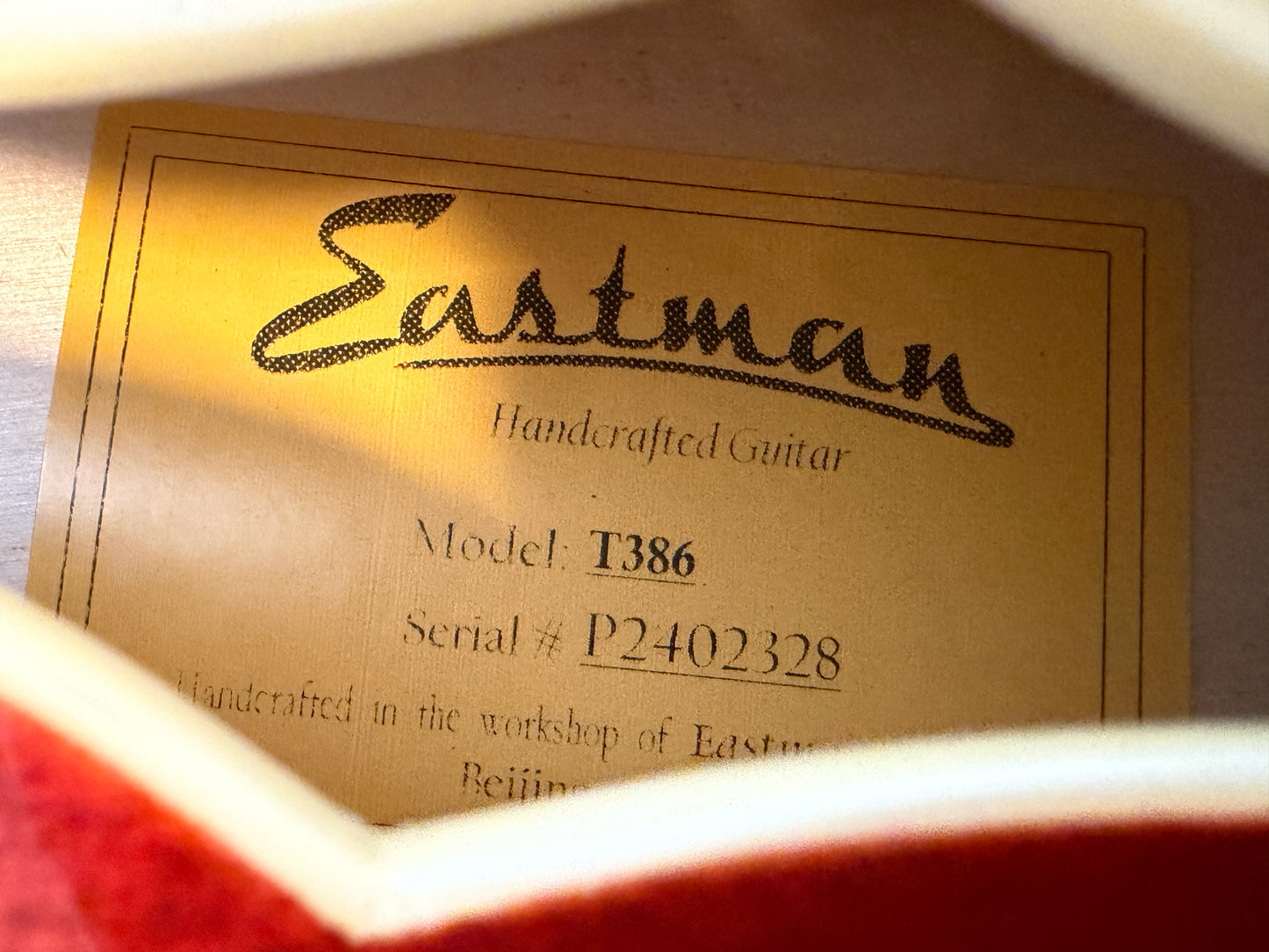 Eastman T386 Classic with Hard Case - "B" Stock