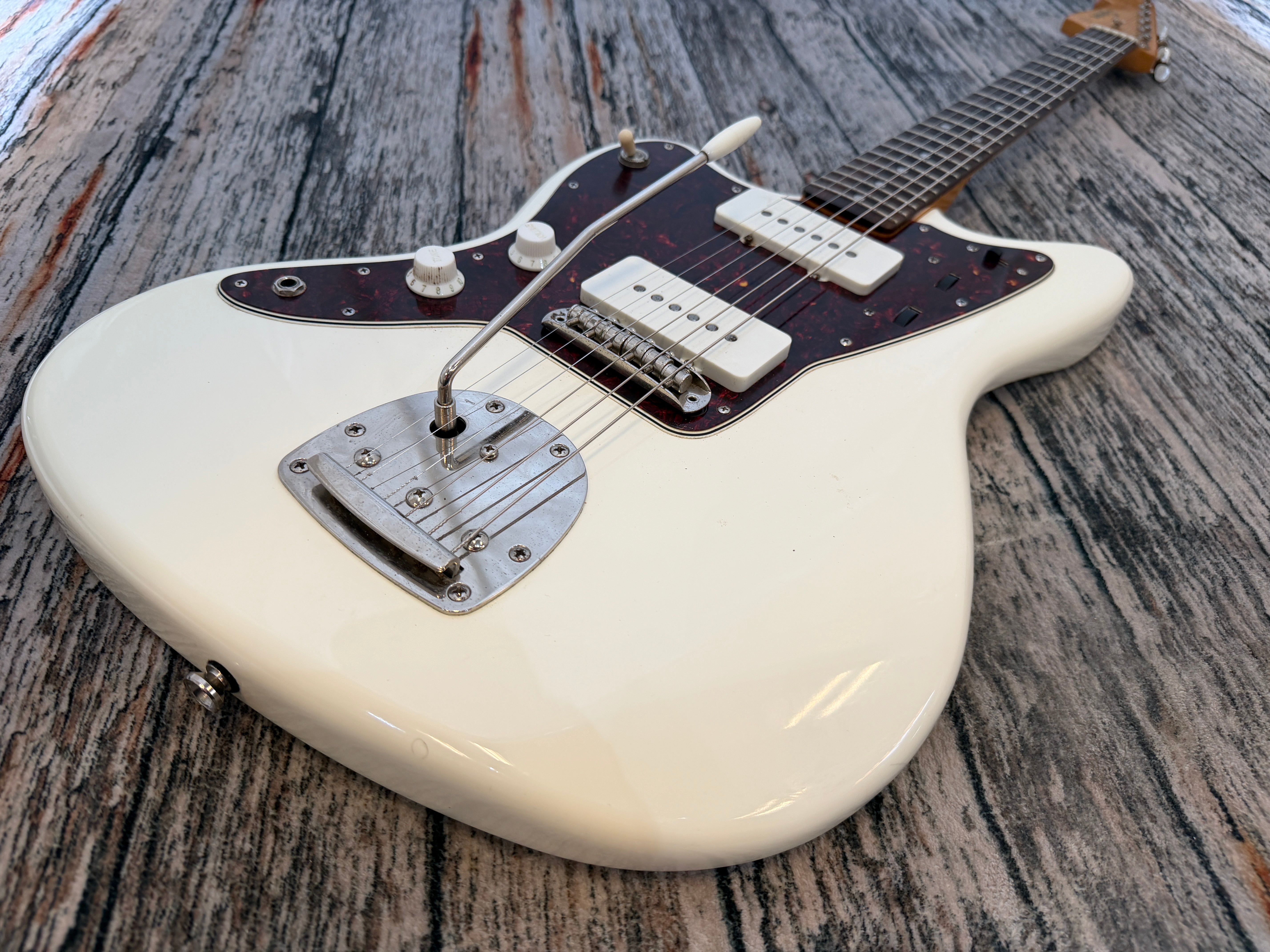 Squier Classic Vibe Jazzmaster - Left Hand - Dog-o-war – Badlands