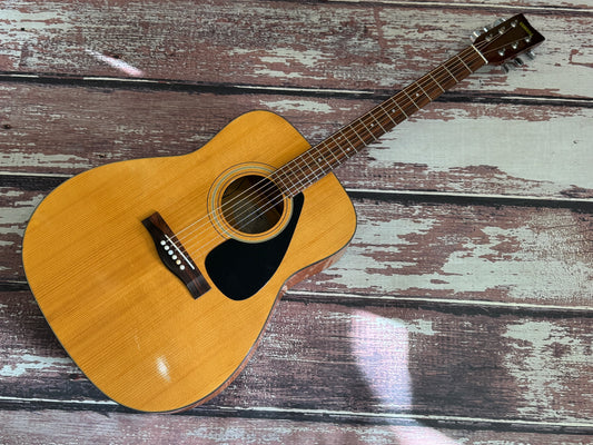 Yamaha FG332 Dreadnought acoustic