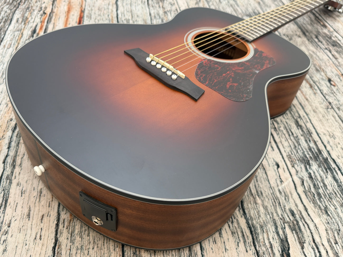 Walden G570ETB Solid Cedar Top Grand Auditorium Electro - Open Pore Satin Tobacco Burst