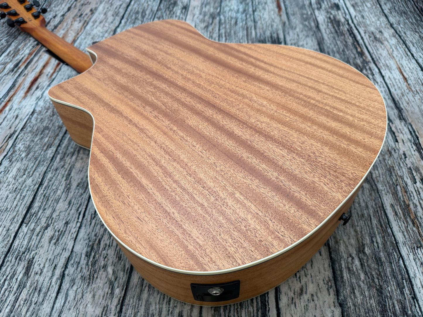 Bromo BAT BAA2CE Solid top electro cutaway.