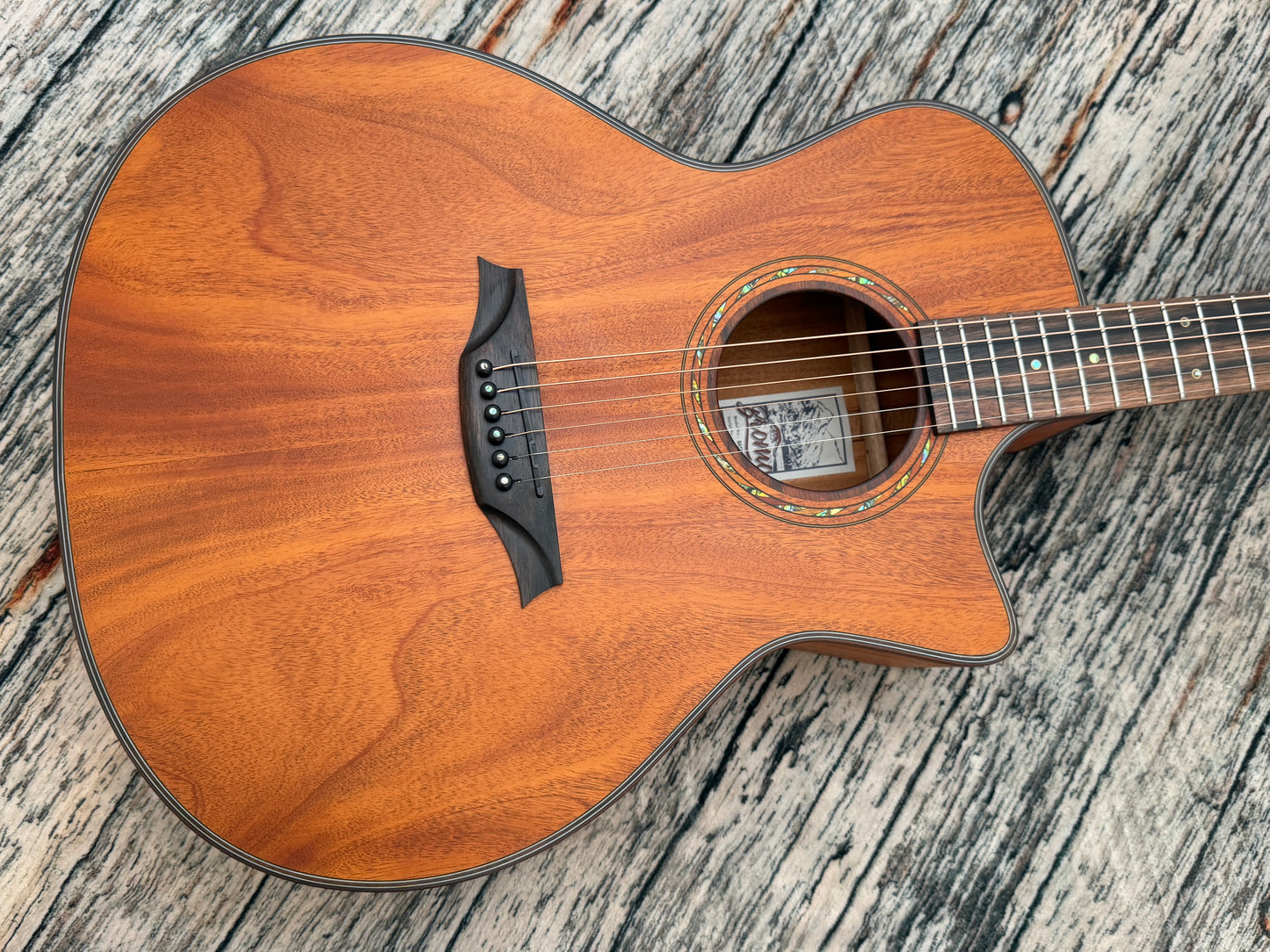 Bromo BAT2MCE Solid top Mahogany Electro Cutaway.