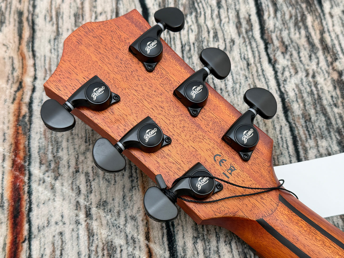 Bromo BAT2MCE Solid top Mahogany Electro Cutaway.
