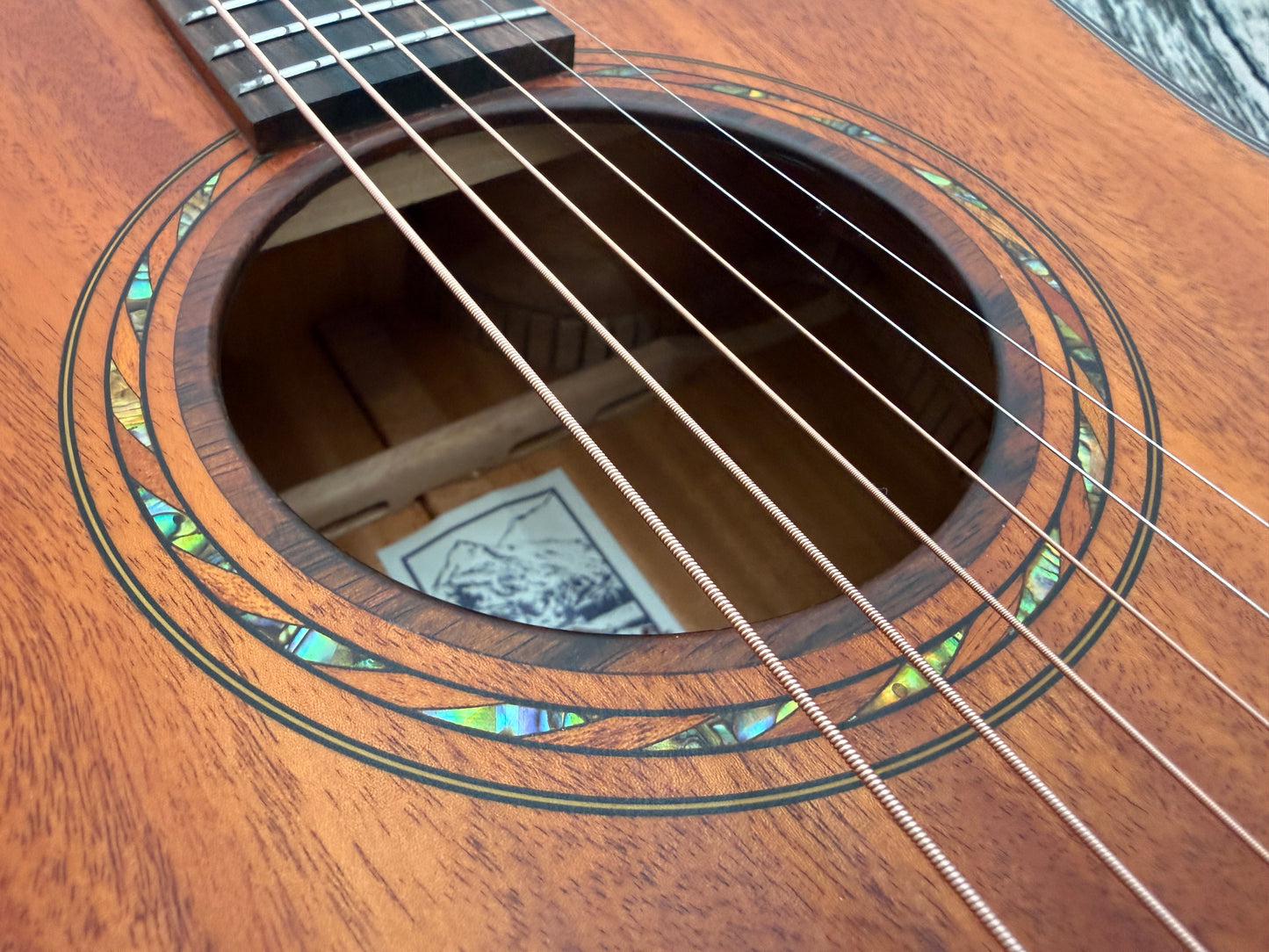 Bromo BAT2MCE Solid top Mahogany Electro Cutaway.