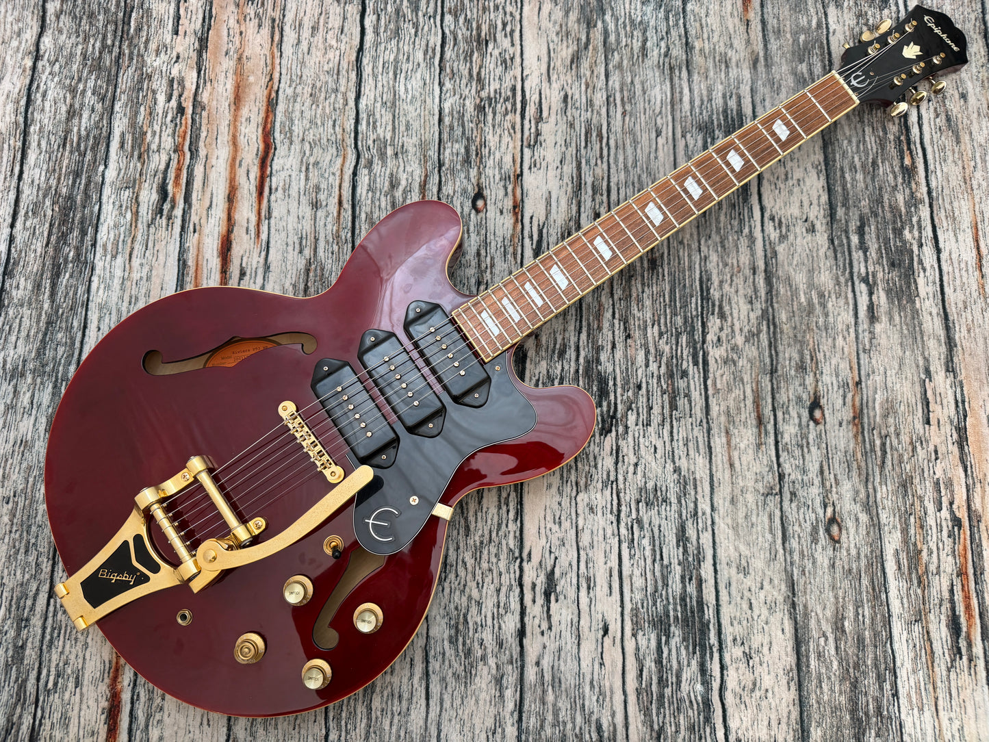 Epiphone Riviera P93 semi hollow with Bigsby.
