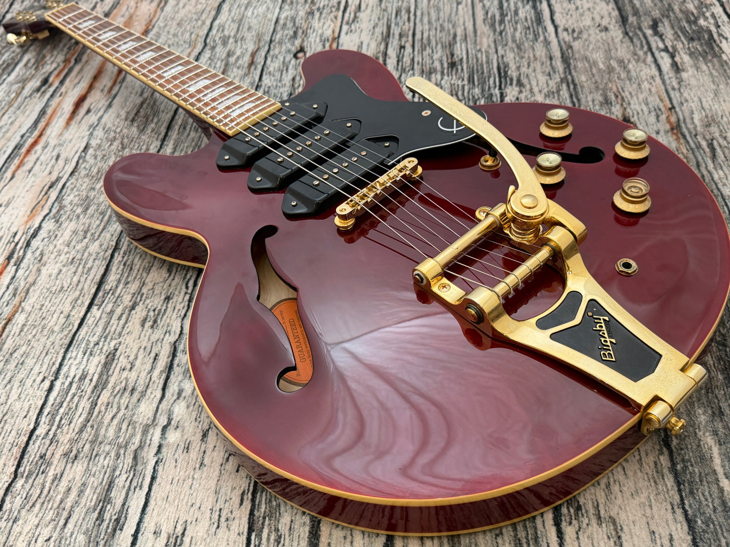 Epiphone Riviera P93 semi hollow with Bigsby.