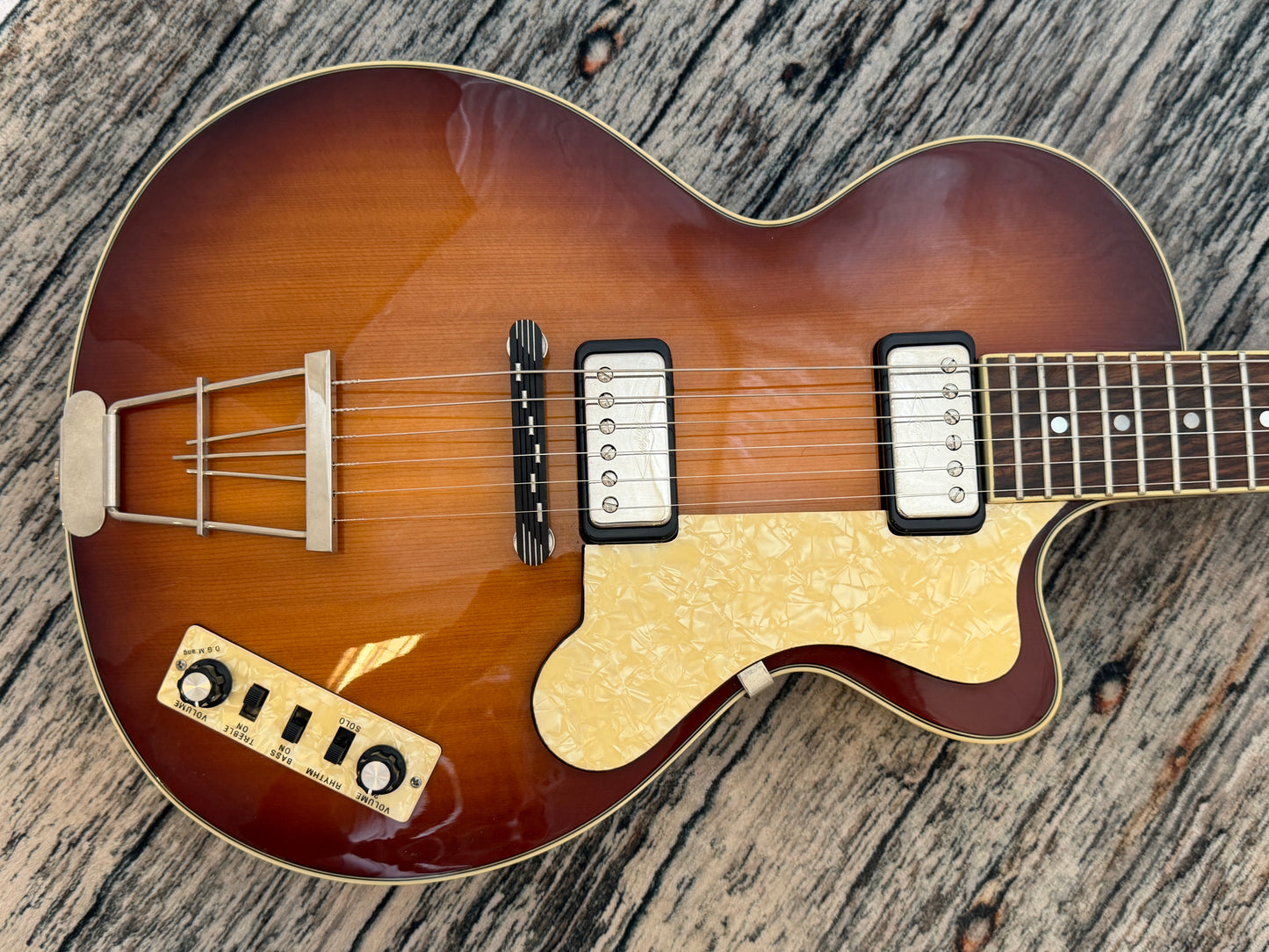 Hofner Contemporary series CT Club guitar