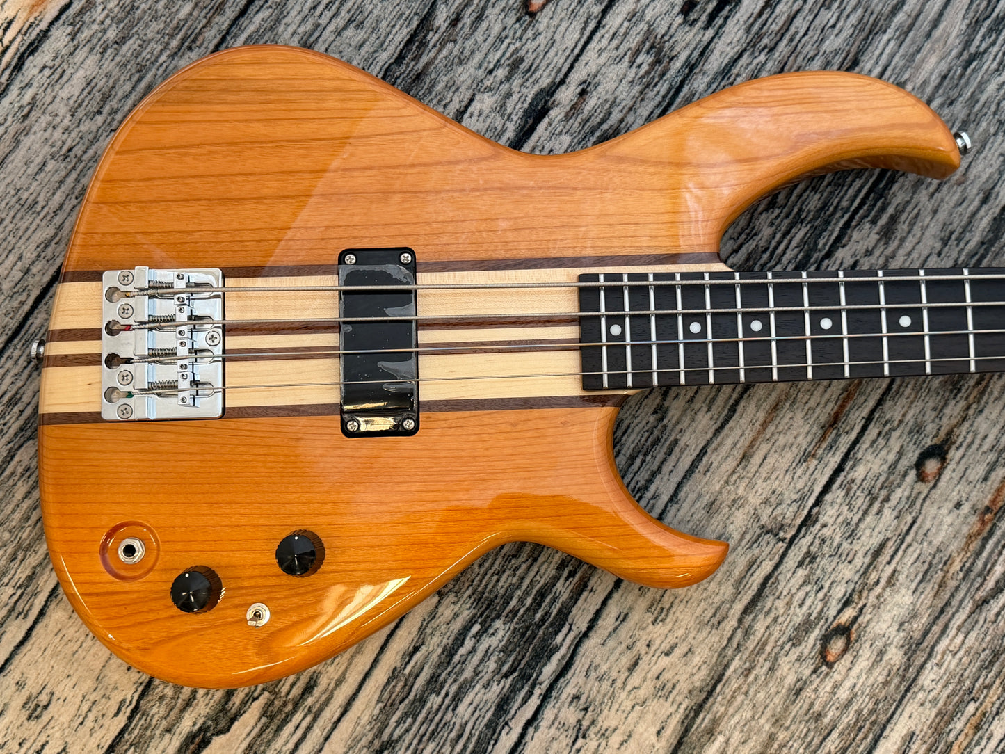 Aria Pro II SB-700 bass. B Stock