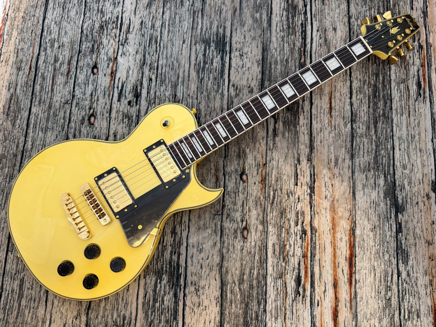 Aria Pro II PE350 Custom Aged White - B Stock