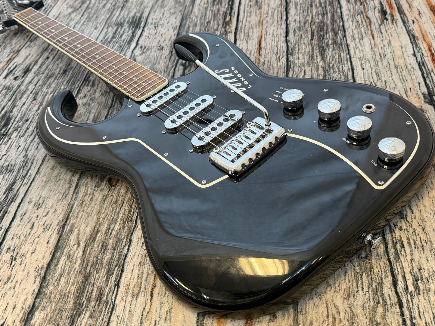 Burns Bison Series "Black" Bison 6 string '62 reissue & croc case