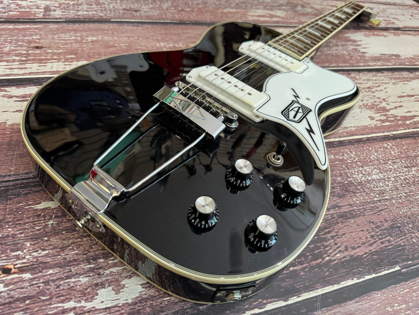 Airline Eastwood Tuxedo - Hollow body P90