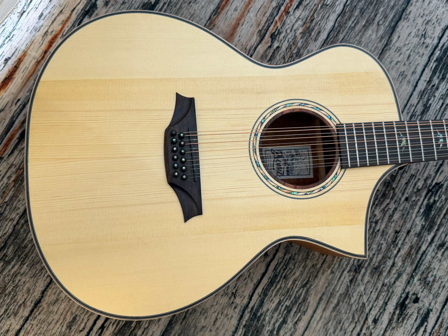 Bromo BAT4CE-12 12 string electro acoustic, with bag