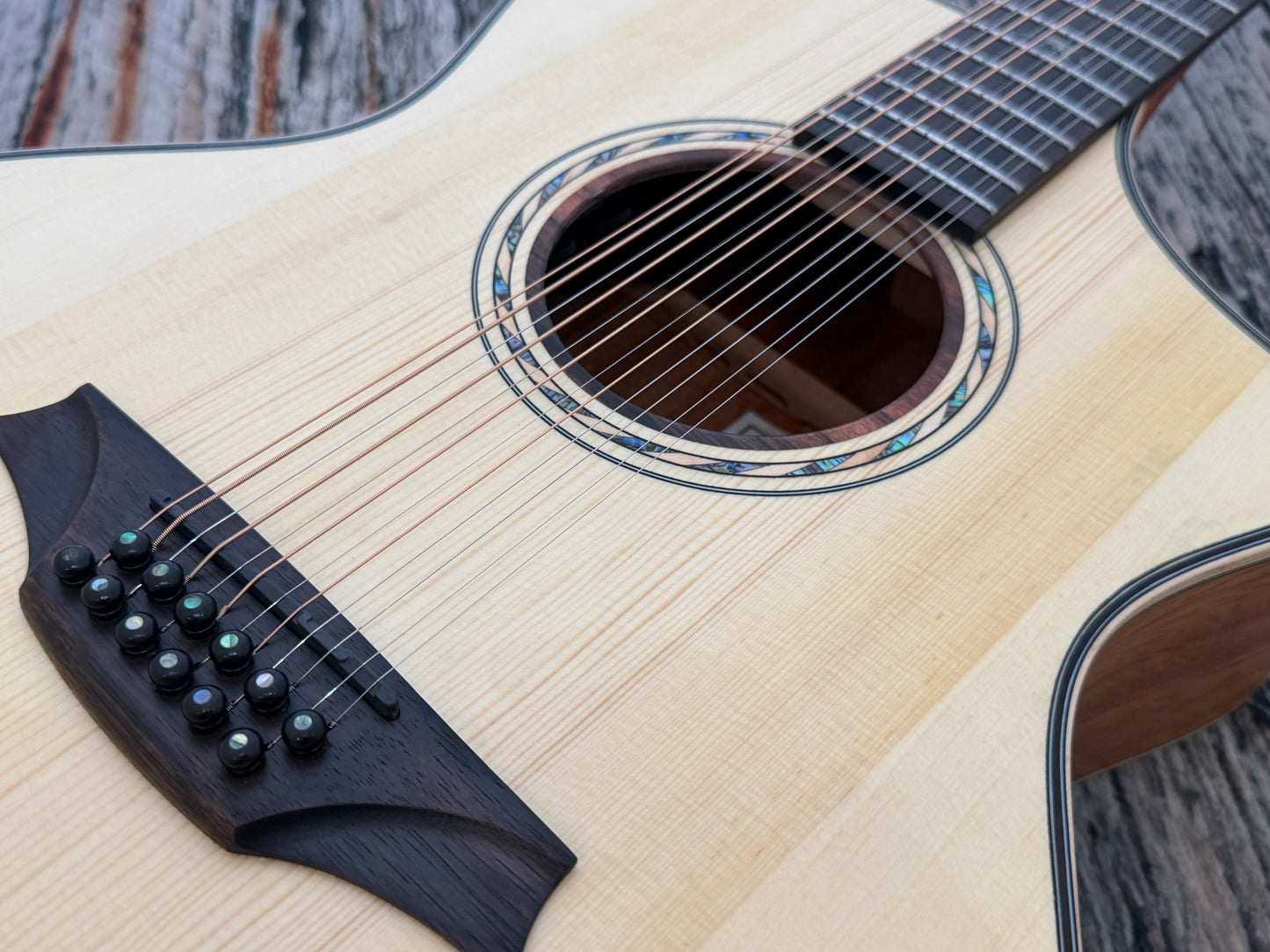 Bromo BAT4CE-12 12 string electro acoustic, with bag