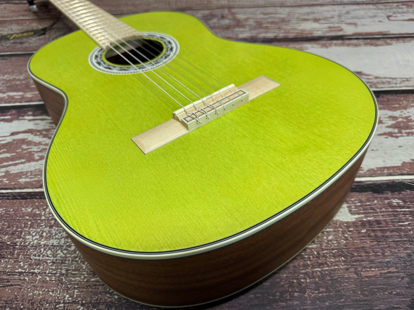 Valencia 4/4 full size classical - Green