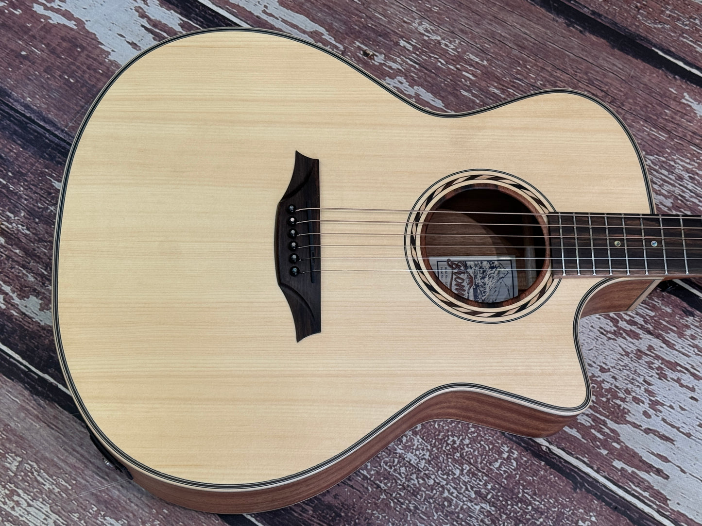 Bromo BAT2CE Solid top electro acoustic