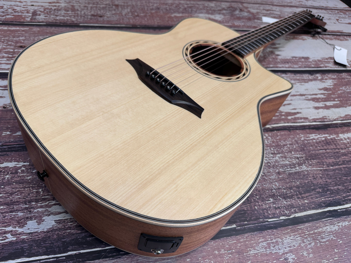 Bromo BAT2CE Solid top electro acoustic