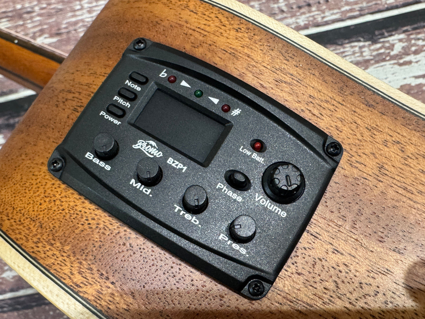 Bromo BAT2CE Solid top electro acoustic