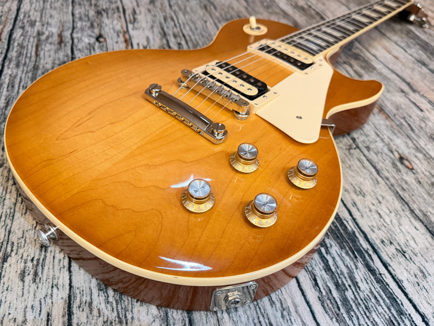 Gibson Les Paul Classic 2021 Honeyburst 1960s neck