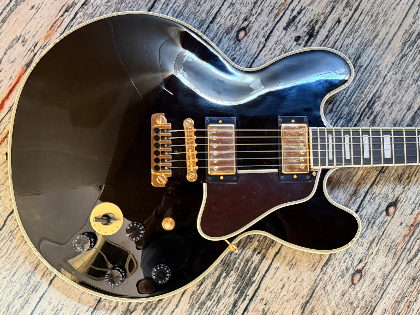 Epiphone Lucille with case - 2025