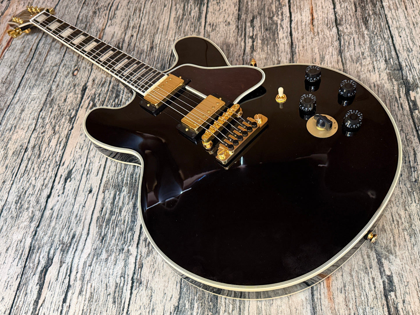 Epiphone Lucille with case - 2025