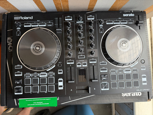 Roland DJ-202 DJ controller
