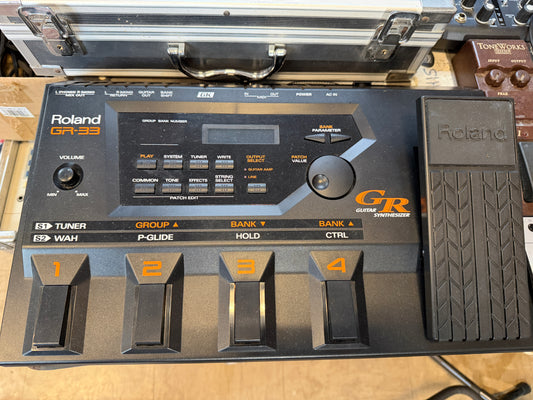 Roland GR-33 Guitar Synthesizer (Pre-owned)