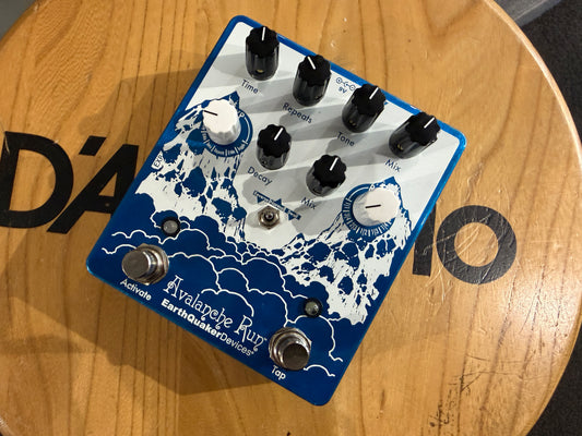 Earthquaker Devices Avalanche Run Stereo Delay/Reverb (Pre-owned)
