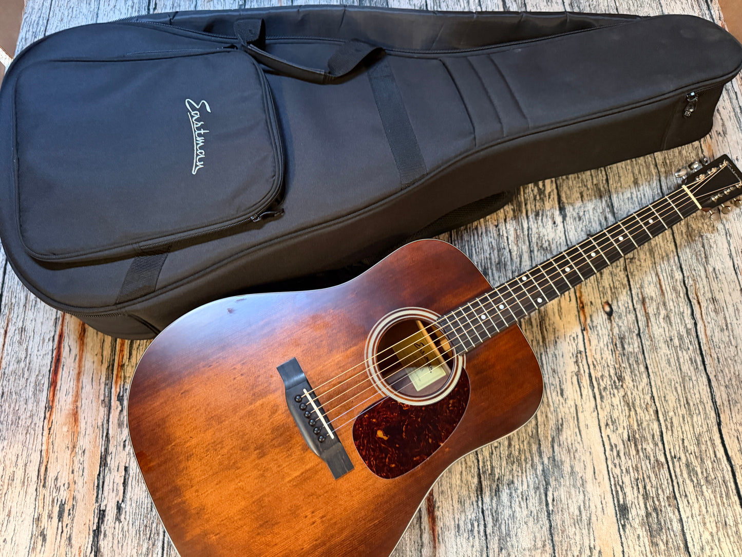 Eastman E1D CLA All solid Dreadnought acoustic & bag