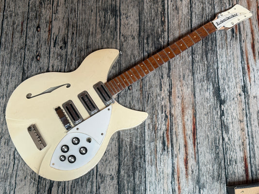Smashed - 1966 Rickenbacker model 1998 Rose Morris - Pete Townshend The Who