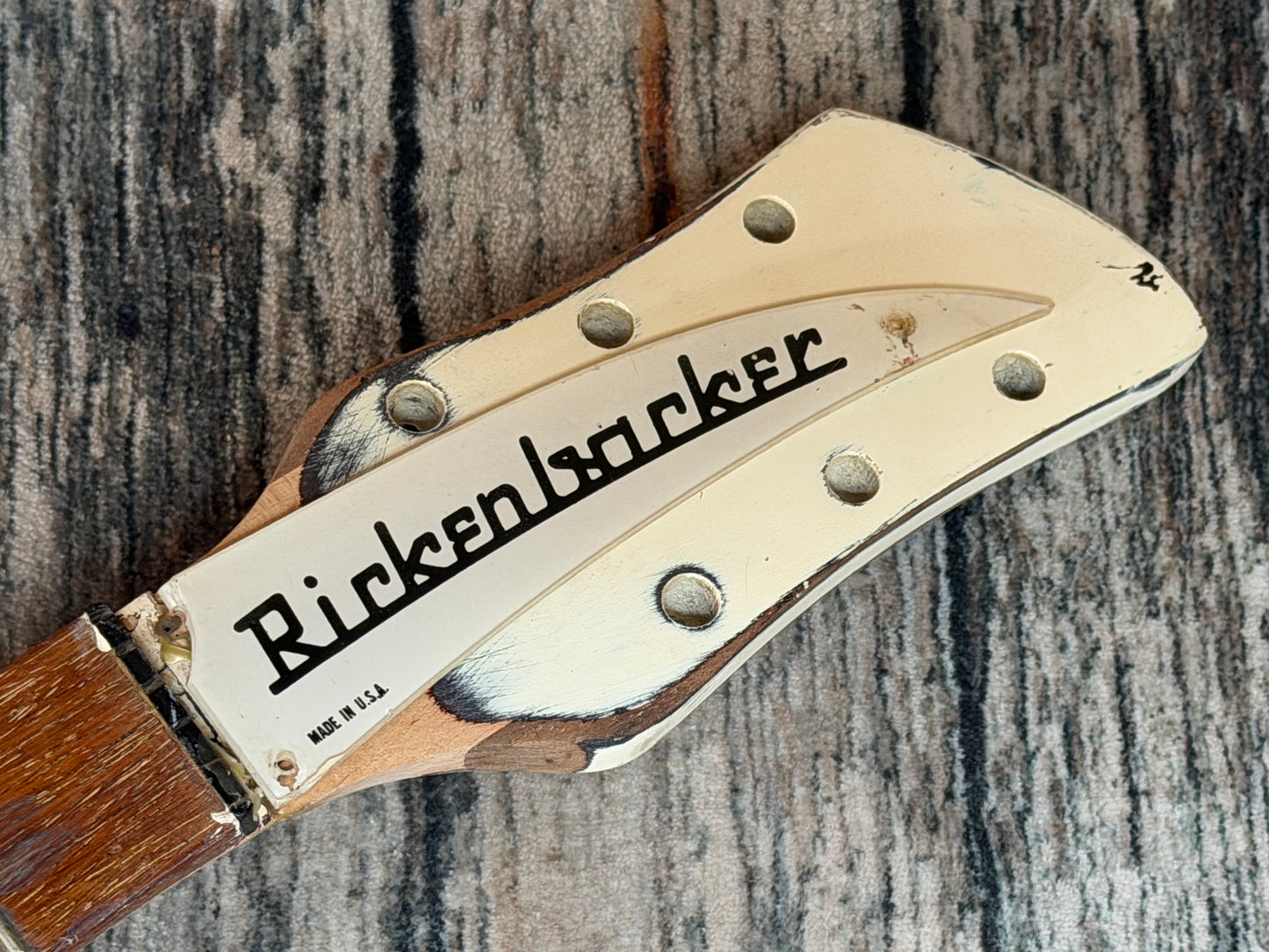Smashed - 1966 Rickenbacker model 1998 Rose Morris - Pete Townshend The Who