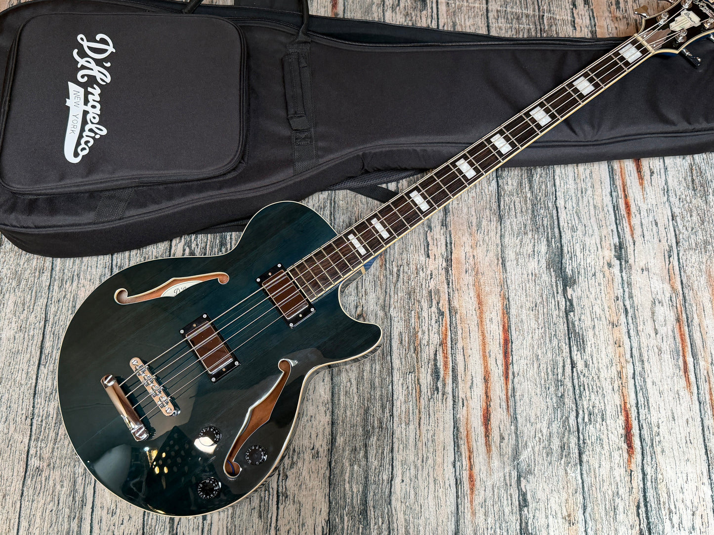 D'angelico Premier Bass - Trans Blue / Green